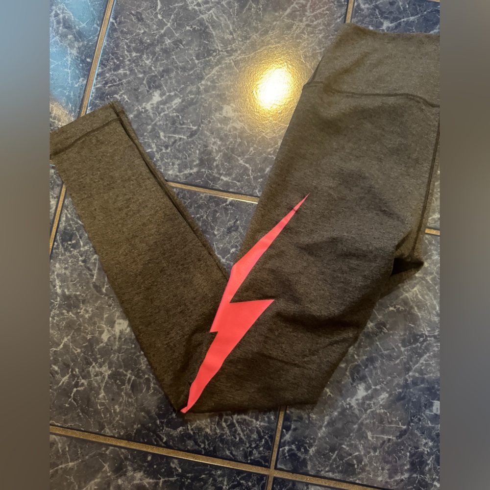 NEW✨ Aviator Nation 7/8th leggings size small